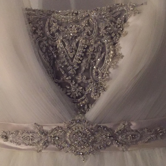 Bridal dress - Picture 3 of 8